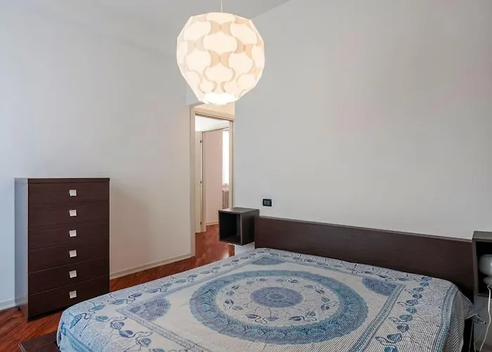 Host4u - Menotti In With Parking ブレシア