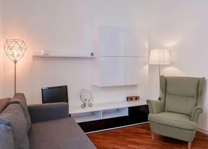 Host4u - Menotti In With Parking