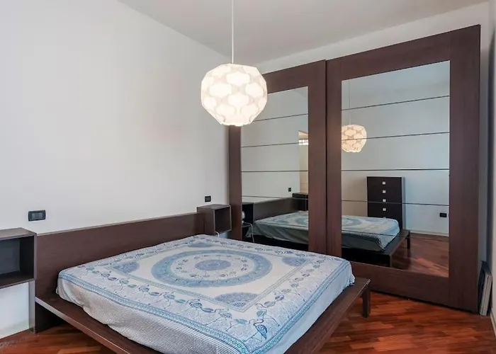 アパート Host4u - Menotti In With Parking