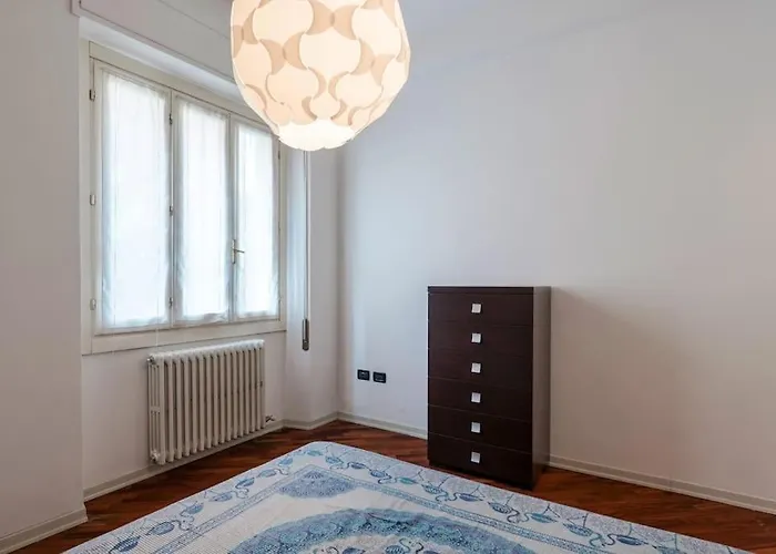 Host4u - Menotti In With Parking アパート