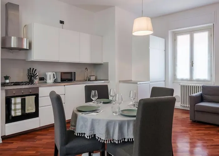 Host4u - Menotti In With Parking アパート ブレシア