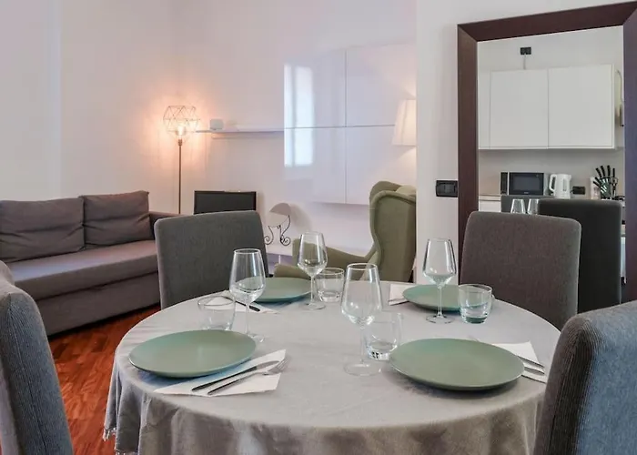 Host4u - Menotti In With Parking アパート ブレシア