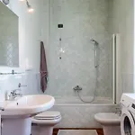 Apartament Host4u - Menotti In With Parking *