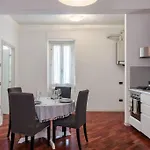 Host4u - Menotti In With Parking *